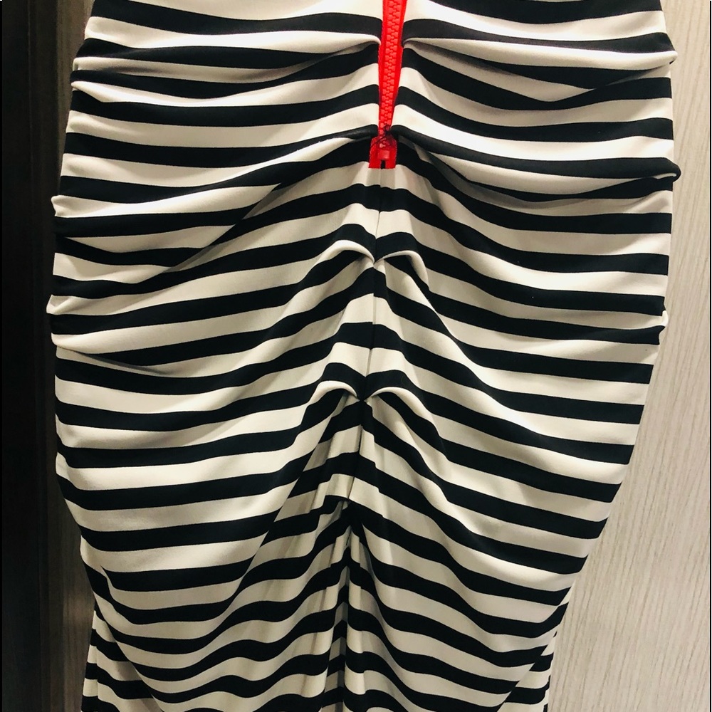 🎉HP🎉❤️‍🔥Vince Camuto-Midi Short Sleeve Dress Measurements in Description❤️‍🔥 - Picture 9 of 15